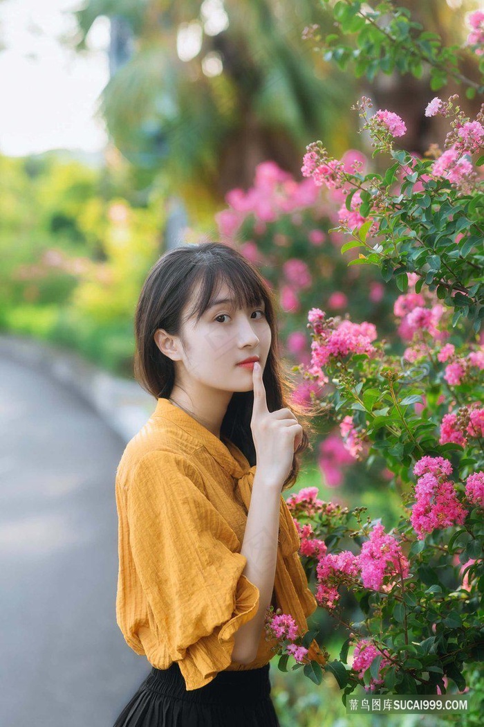 女主不停穿越做肉肉高h